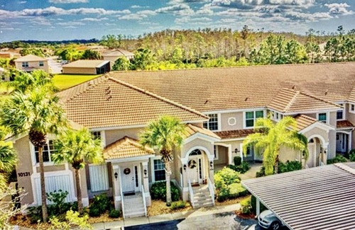 Fort Myers Condominio | Pet Friendly 2 Bedroom 2 Bath Ground Floor Condo w/ Lake View in Colonial CC.