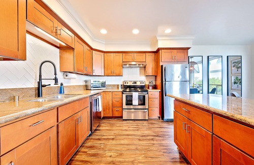La Playa Condominio | Pet Friendly 2 bedroom in Point Loma, Overlooking Kellogg Beach - Stay for 30 days!