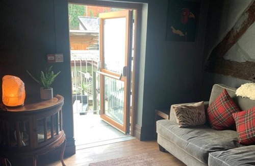 Newtown Apartamento | Pet-friendly, 2-bedroom Flat Located in the Heart of Newtown