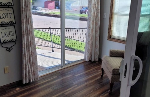 Bellevue Casa | Pet-friendly 2 bedroom townhome in tranquil Bellevue