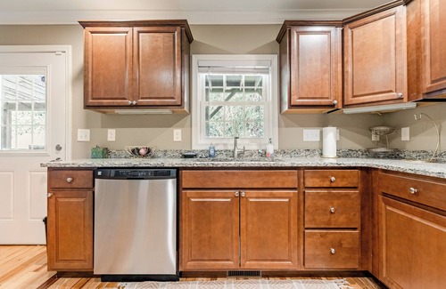 Woodfin Apartamento | Pet Friendly - 2 Bedroom Cozy Nut Shell