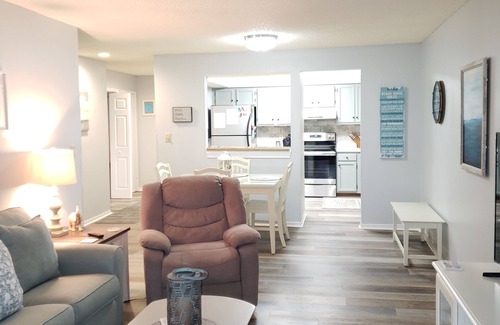 Gulf Shores Condominio | Sea Oats recientemente renovado hermoso condominio de playa listo para reservas. ¡Mascota amigable!