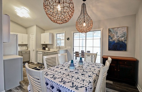 Clearwater Casa | Pet Friendly 3 bed/2 bath home in the Clearwater Community! Pool, Tennis, Beach Town, WIFI, Pets Allowed!
