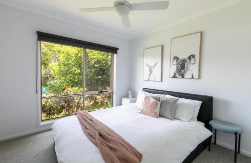 Clifton Springs Casa | Pet Friendly 3 bedroom house with large backyard
