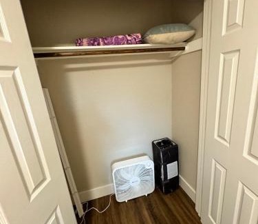 Sweetbriar Casa | Pet Friendly 3 bedroom with a Cowboy Pool close to Congress