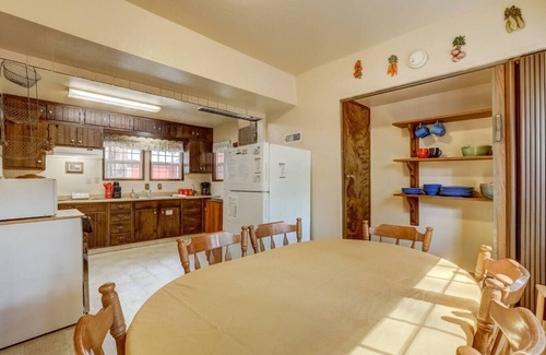 Bijou Pines Cabina | Pet-Friendly 3BR | Near Heavenly | Fenced Yard!
