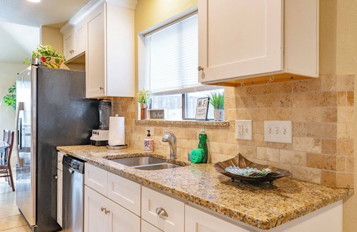 Northeast Carrollton Casa | Pet Friendly 4/3 in Carrollton with Hot Tub