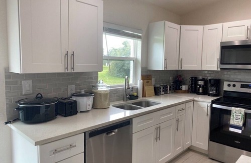 Highland Casa | Pet friendly 4 bed 3 Full bath house in charming Sebring next to Speedway