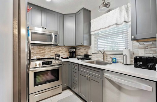Myrtle Beach Condominio | Pet Friendly! -76th Ave Townhome B- 2BR/1.5BA