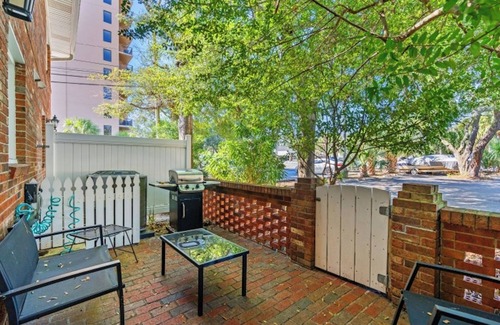 Myrtle Beach Condominio | Pet Friendly! -76th Ave Townhome B- 2BR/1.5BA