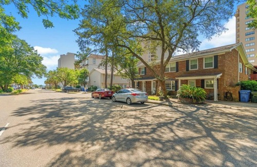 Myrtle Beach Condominio | Pet Friendly! -76th Ave Townhome B- 2BR/1.5BA