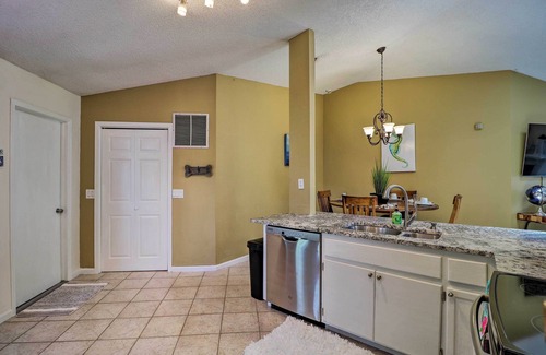 Fernandina Beach Casa | ¡NUEVO! Casa de la familia w / patio - 1mi a la playa Fernandina