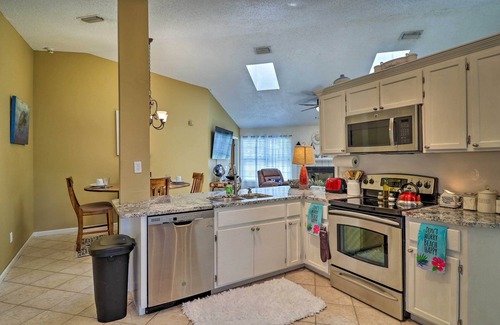 Fernandina Beach Casa | ¡NUEVO! Casa de la familia w / patio - 1mi a la playa Fernandina