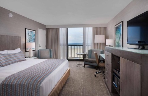Newport Hotel | Pet Friendly Accommodation, Ocean View | Right Off North Coast Highway 101