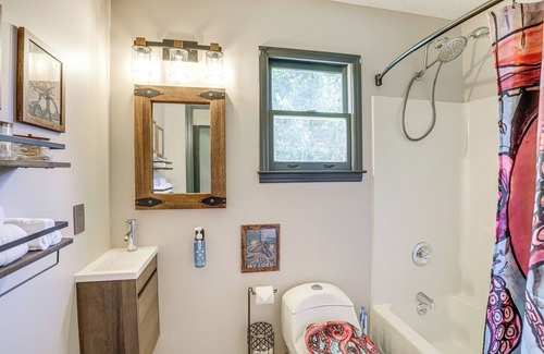 Alexander Casa | Pet-Friendly Alexander Home: 7 Mi to Asheville!