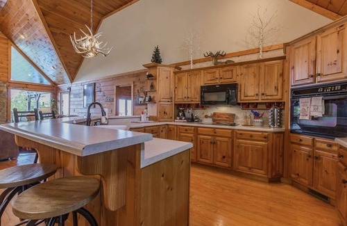 Dunlap Cabina | MARCH RATE REDUCTION! PERFECT SPRING BREAK BOOK NOW! POOL WITH VIEWS! EV charger