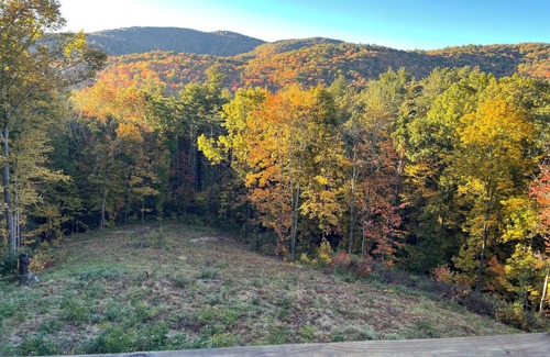 Glenville Casa | Pet friendly Amazing mountain paradise. Hot tub, fireplace, gym, game room !