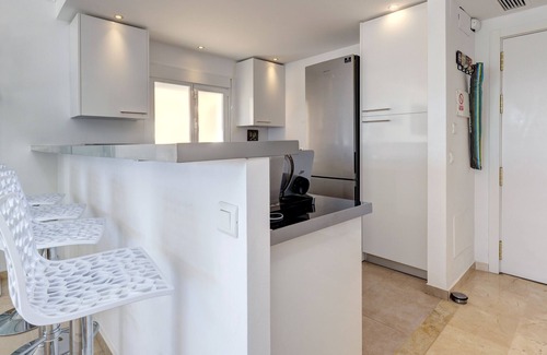 Buenas Noches Apartamento | Apartamento 'Bermuda Beach 5' con piscina, terraza y Wi-Fi; admite mascotas