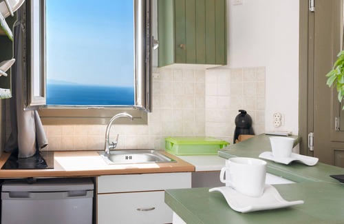 Sikinos Apartamento | Apartamento "Sifnos" que admite mascotas, con vistas al mar, bañera de hidromasaje y Wi-Fi