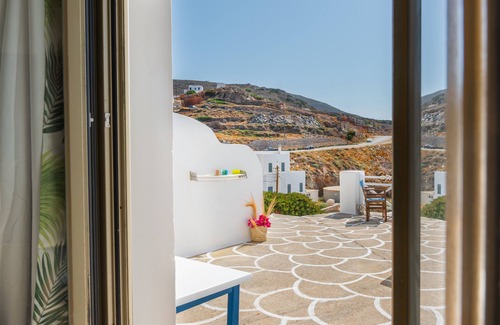 Sikinos Apartamento | Apartamento "Sifnos" que admite mascotas, con vistas al mar, bañera de hidromasaje y Wi-Fi