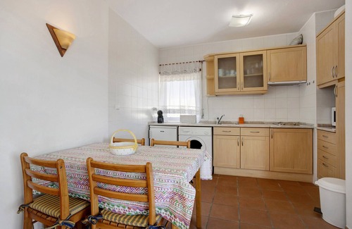 Meia Praia Apartamento | Apartamento Meia Praia junto a la playa y Wi-Fi; admite mascotas