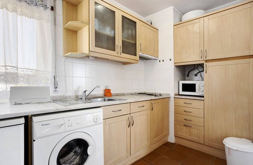 Meia Praia Apartamento | Apartamento Meia Praia junto a la playa y Wi-Fi; admite mascotas