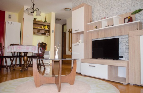 Znjan Apartamento | ¡Apartamento que acepta mascotas cerca de la playa!