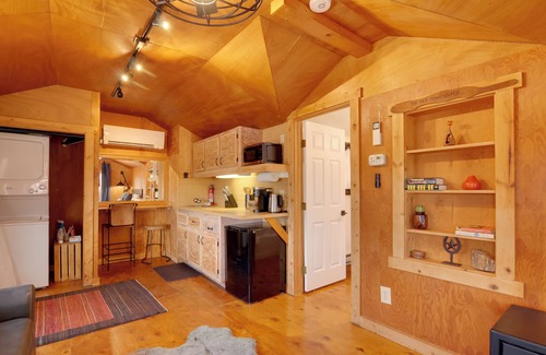 Apple Valley Apartamento | Pet-Friendly Apple Valley Getaway w/Fire Pit!