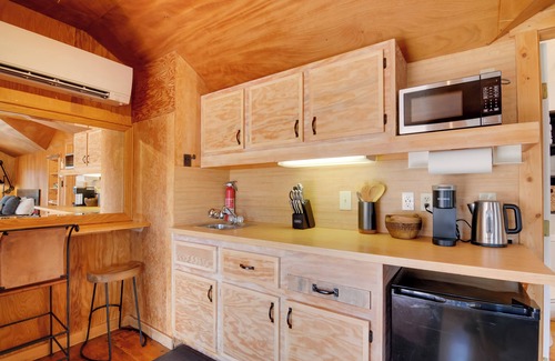 Apple Valley Apartamento | Pet-Friendly Apple Valley Getaway w/Fire Pit!