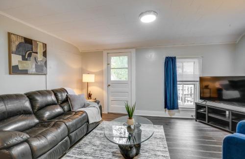 Auburn Apartamento | Pet-Friendly Auburn Apartment with Balcony!