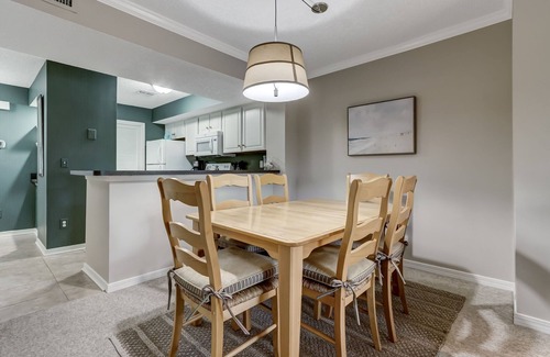 American Beach Casa | Pet Friendly | Beautifully Furnished 2nd Floor SailmakerTownhome | 2.5 Minute Walk to the Beach