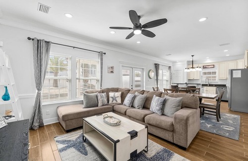 Holiday Beach Casa | Pet Friendly Beach House - Sunset Escape