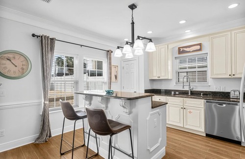 Holiday Beach Casa | Pet Friendly Beach House - Sunset Escape