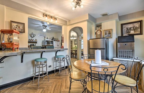 Hanover Park Casa | Pet-Friendly Bartlett Farmhouse with Deck!