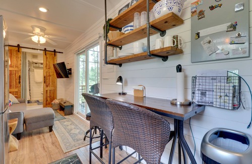 Bastrop Casa | Pet-Friendly Bastrop Container Home Near Hiking!