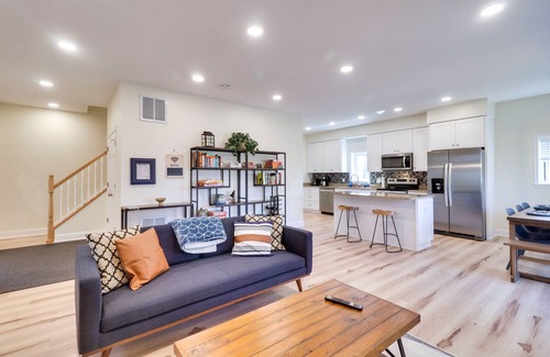 Mount Jackson Casa | Pet-Friendly Basye Vacation Rental w/ Fireplace!