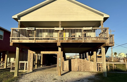 Surfside Beach Casa | Pet-Friendly Beach Fenced Yard Bike Quiet Location