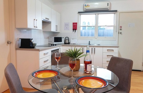 Tootgarook Casa | Pet friendly beach home #1 - 250m flat walk to beach & Capel Sound boat launch
