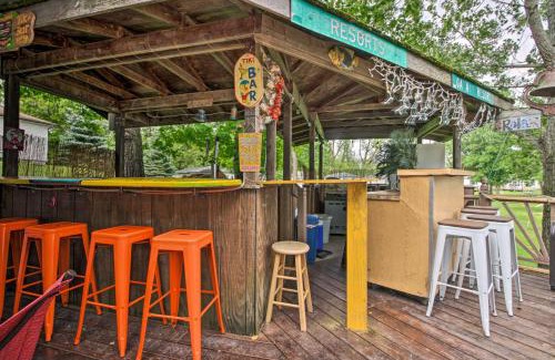 Dent Casa | Pet-Friendly Beachfront Dent Cabin with Grill!