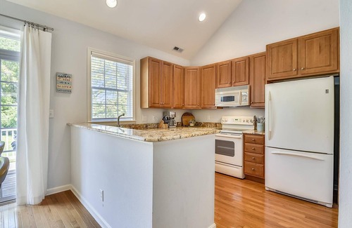 Ocean View Villa | Pet-Friendly Bear Trap Stay w/ Pools & Amenities!