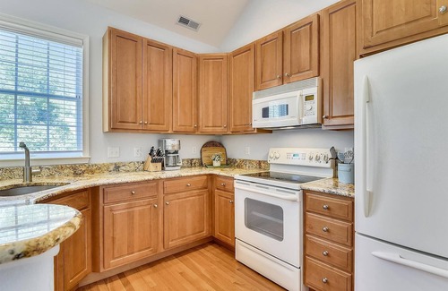 Ocean View Villa | Pet-Friendly Bear Trap Stay w/ Pools & Amenities!