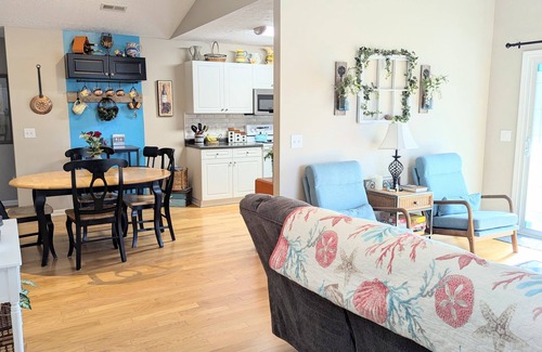 Boiling Spring Lakes Casa | Pet friendly beautiful home w private backyard. Near many amenities & the beach!