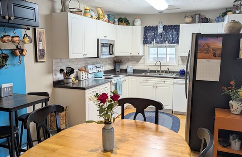 Boiling Spring Lakes Casa | Pet friendly beautiful home w private backyard. Near many amenities & the beach!