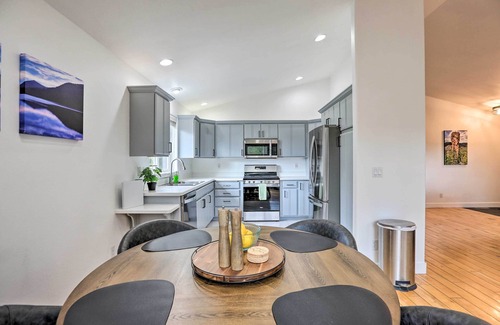 Mountain View District Casa | Pet-Friendly Bend Home w/ Hot Tub & Patio!