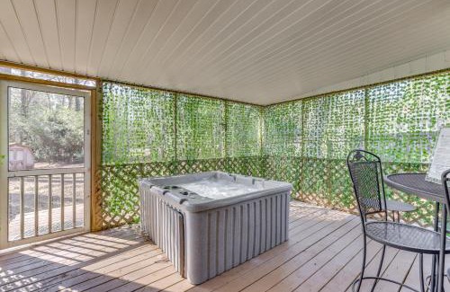 Crestline Heights Casa | Pet-Friendly Birmingham Cottage with Private Hot Tub