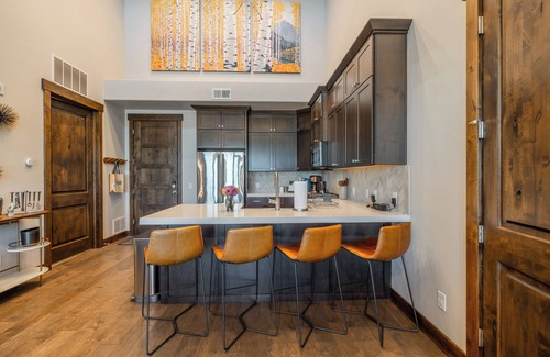 Park City Condominio | Pet Friendly Blackstone Luxury Condo - Pool and Gym in Canyons Village.