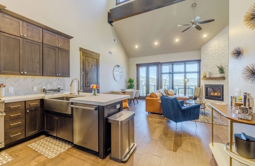 Park City Condominio | Pet Friendly Blackstone Luxury Condo - Pool and Gym in Canyons Village.