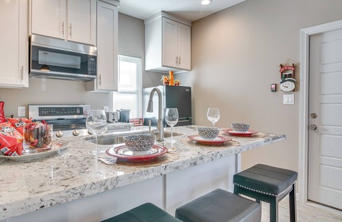 Brownsville Apartamento | Pet-friendly Brownsville Apartment w/ Yard!