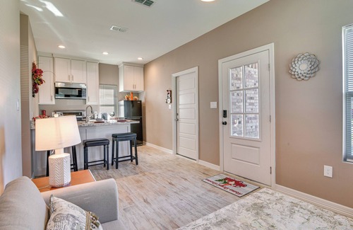 Brownsville Apartamento | Pet-friendly Brownsville Apartment w/ Yard!