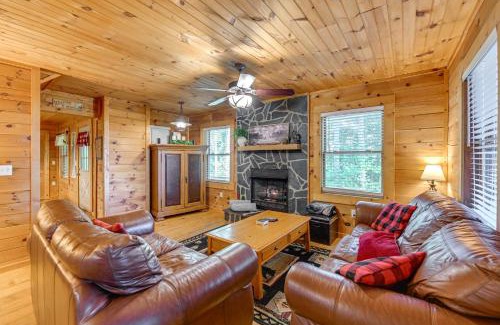Bryson City Casa | Pet-Friendly Bryson City Cabin with Fire Pit and Deck!
